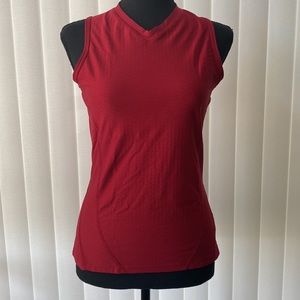 Russell Athletic women’s V-neck sleeveless top burgundy